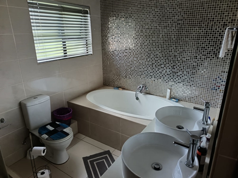 3 Bedroom Property for Sale in Heuwelsig Free State